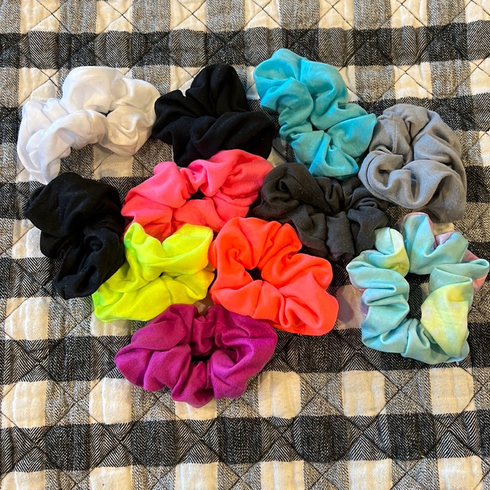NWOT assorted jersey scrunchies- 11 pack
